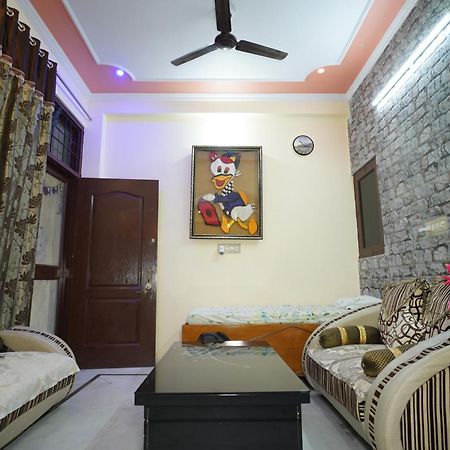 Om Trance Homestay ชัยปุระ ภายนอก รูปภาพ