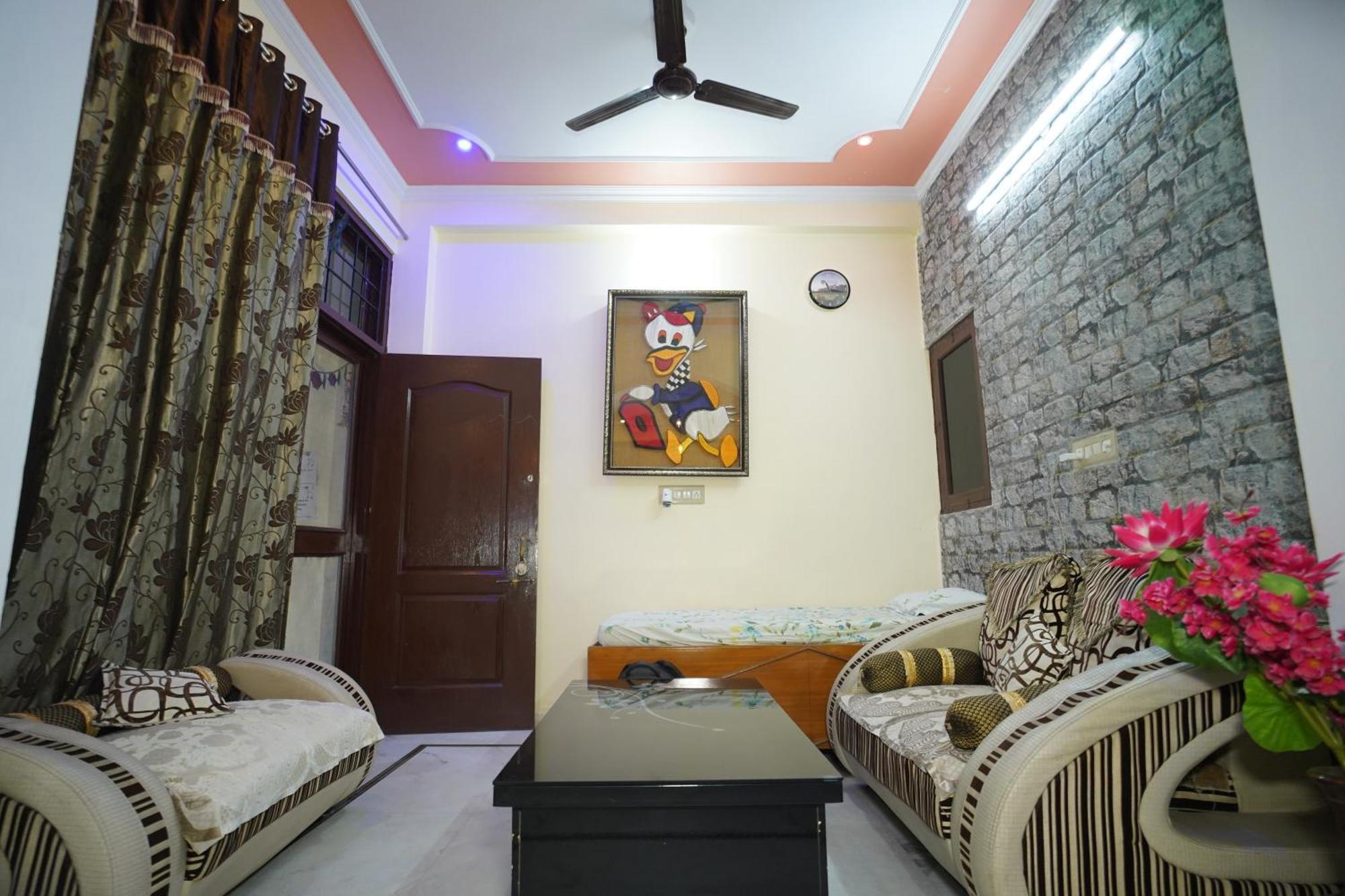 Om Trance Homestay ชัยปุระ ภายนอก รูปภาพ