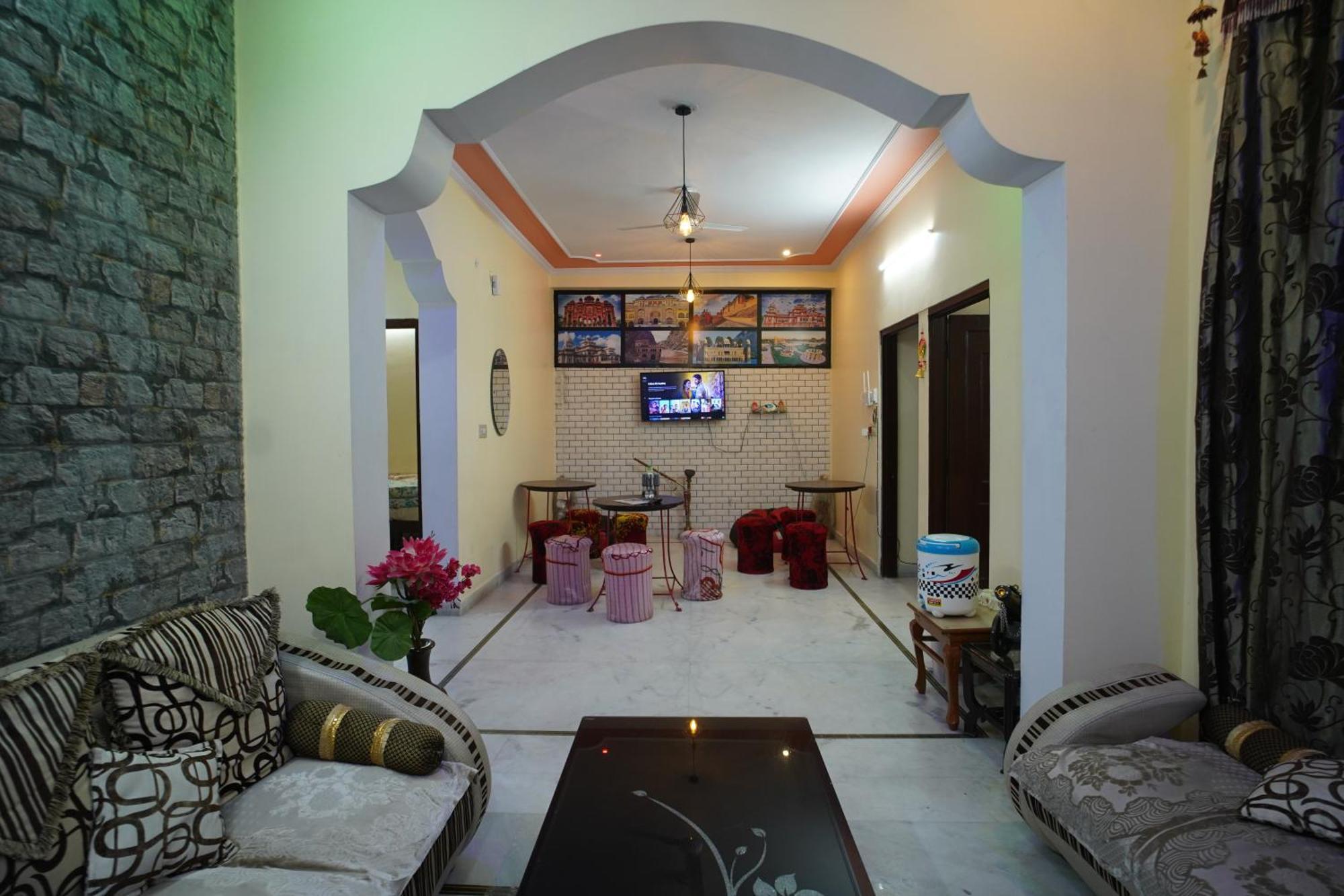 Om Trance Homestay ชัยปุระ ภายนอก รูปภาพ