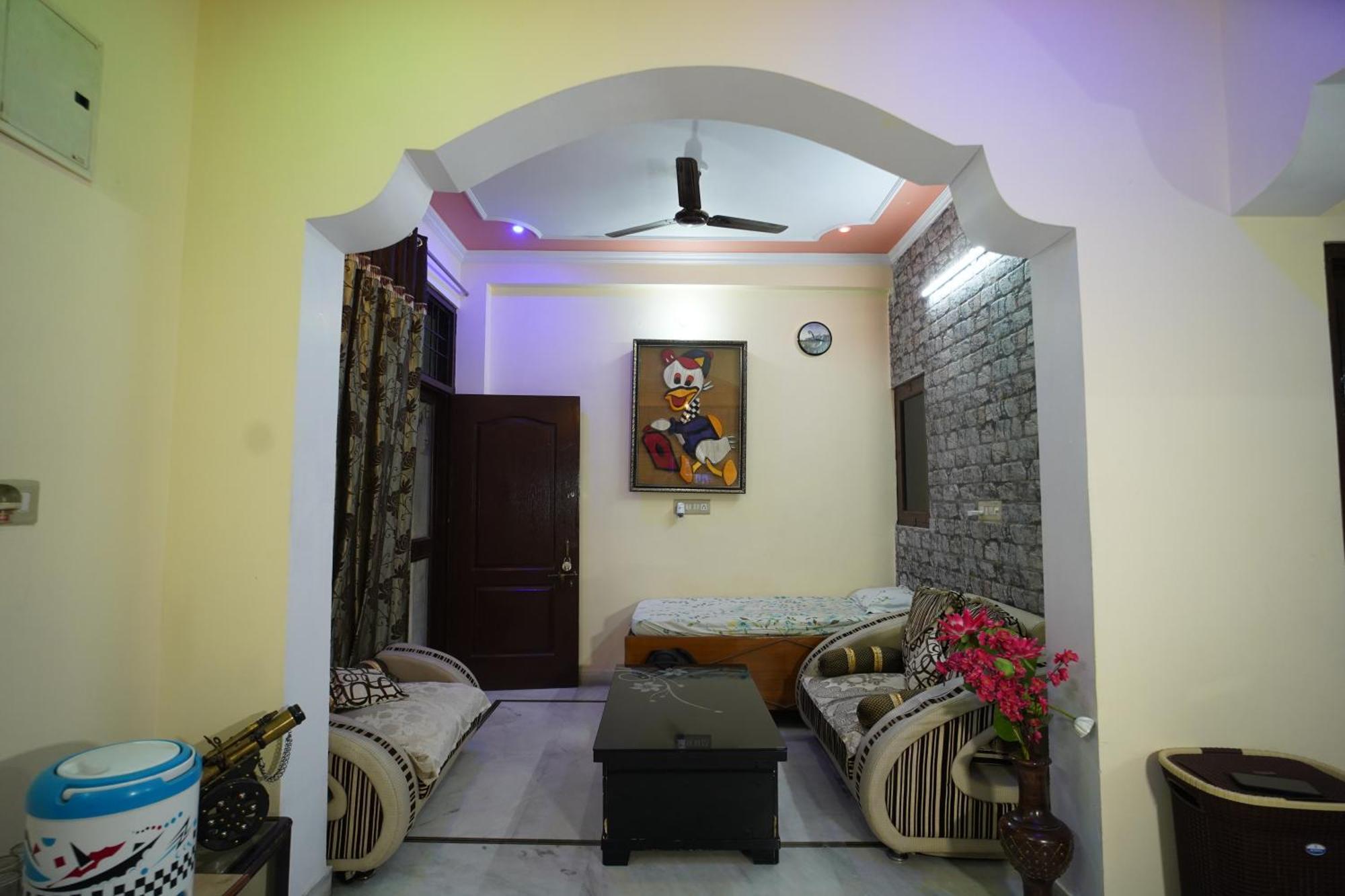 Om Trance Homestay ชัยปุระ ภายนอก รูปภาพ